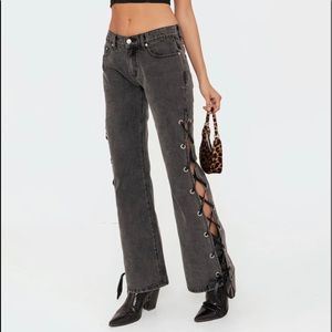 Edikted SASHA LACE-UP LOW-RISE JEANS